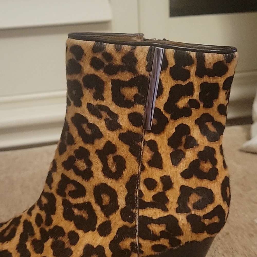 Franco  Sarto Calf Skin wedge booties. 🆕 Size 6 1/2 🔥 - Picture 3 of 7